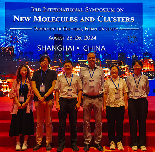 Chinese Asmis Group Alumni and Future Co-workers. Dr. Jia Han, Dr. Jiaye Jin, Prof. Ling Jiang, Knut, Prof. Yake Li and Prof. Ziyu Li (left to right).